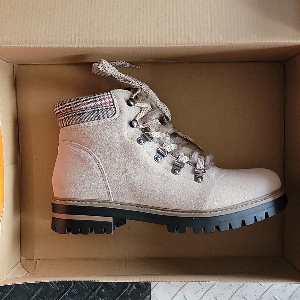 NEW Taupe sporto Ranger bootie